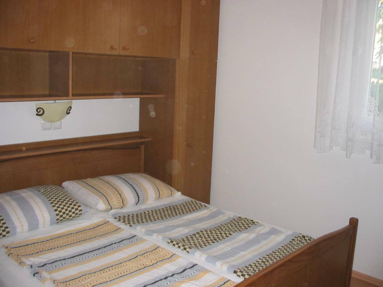 Apartmani Manuela ロパール 部屋 写真
